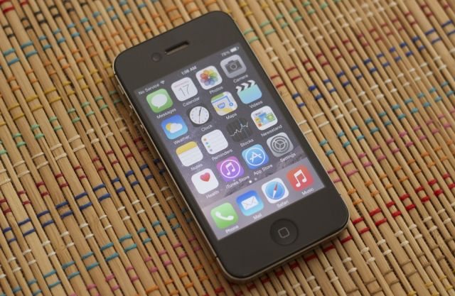 Το iOS 8.1.1 δεν έλυσε τα προβλήματα στο iPhone 4s