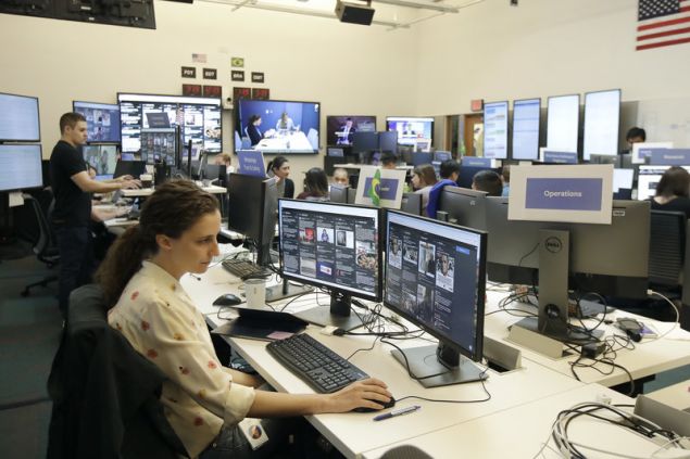 Το δημοσίευμα του CNBC αποκαλύπτει ότι πολλοί εργαζόμενοι στη Facebook αισθάνονται υποχρεωμένοι να προσποιούνται ότι είναι ευτυχισμένοι με τις δουλειές τους (Φωτογραφία: ΑΡ)