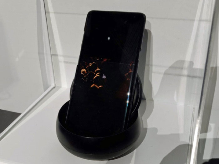 Prototype-Samsung-5G-smartphone.jpg