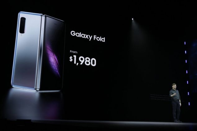 Διαθέτει 12 GB Ram, συνολικά 6 κάμερες