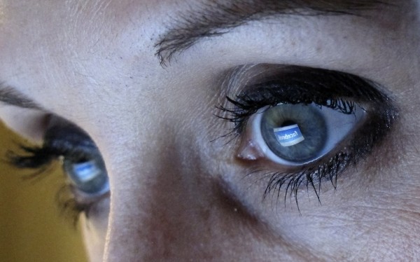 facebook-woman-internet.jpg