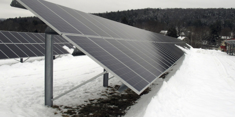 SOLAR-PANEL-SNOW.jpg
