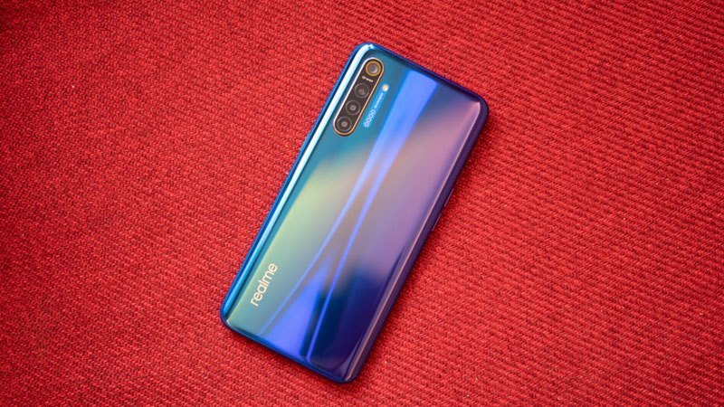 Realme-XT-back-gradient.jpg