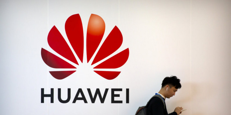 andras-kinito-sima-huawei.jpg