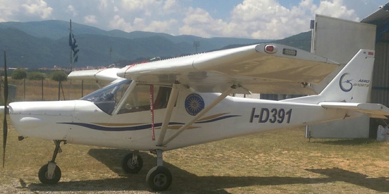 aeroplanaki-kordela-kokkini-sta-ftera.jpg