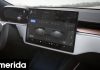H Tesla αλλάζει τα δεδομένα: Νέα οθόνη που περιστρέφεται στα αυτοκίνητά της