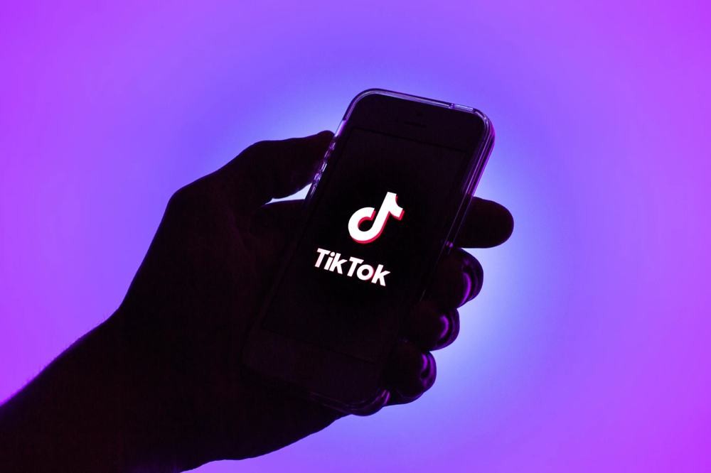 tiktok-who-follows.jpg