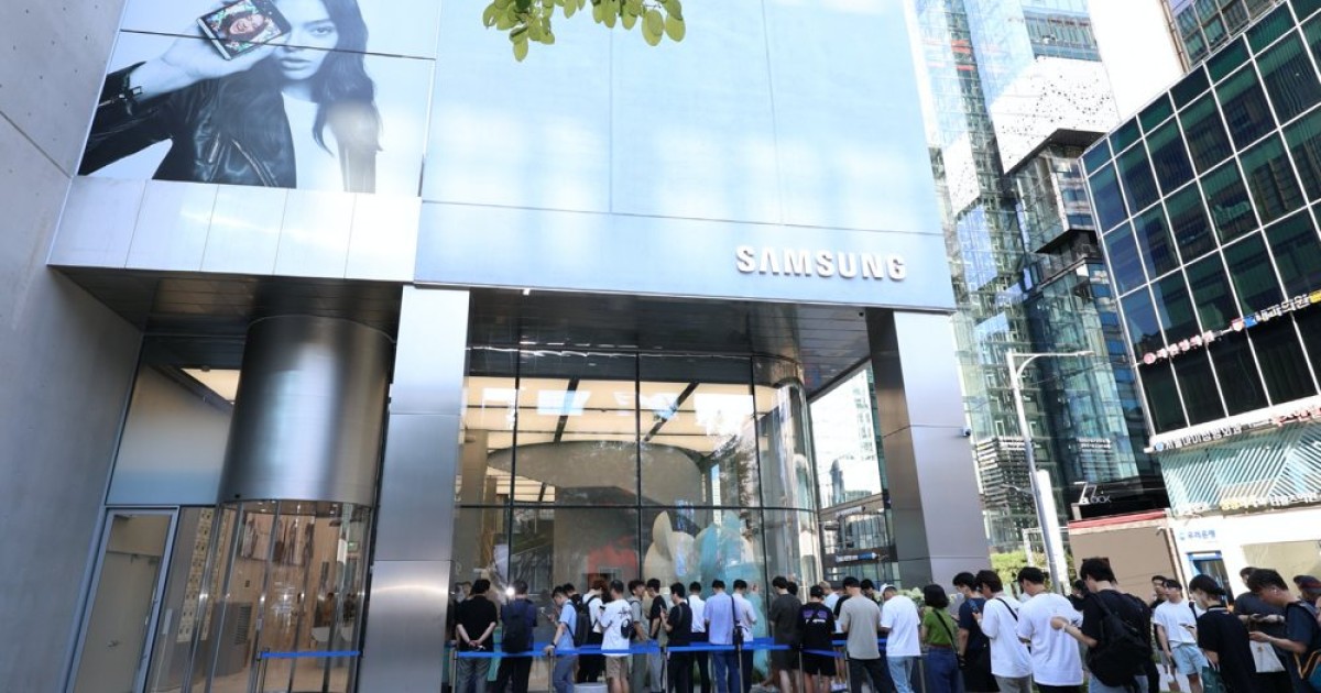 samsung-launch-1.jpg