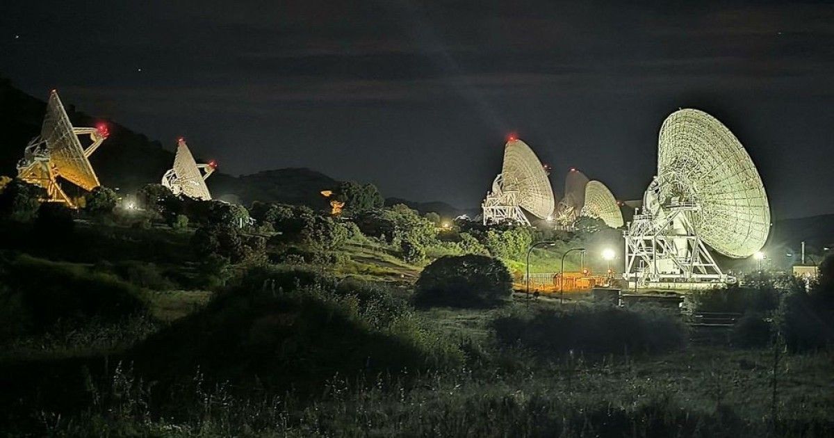 deep-space-communication-array.jpg