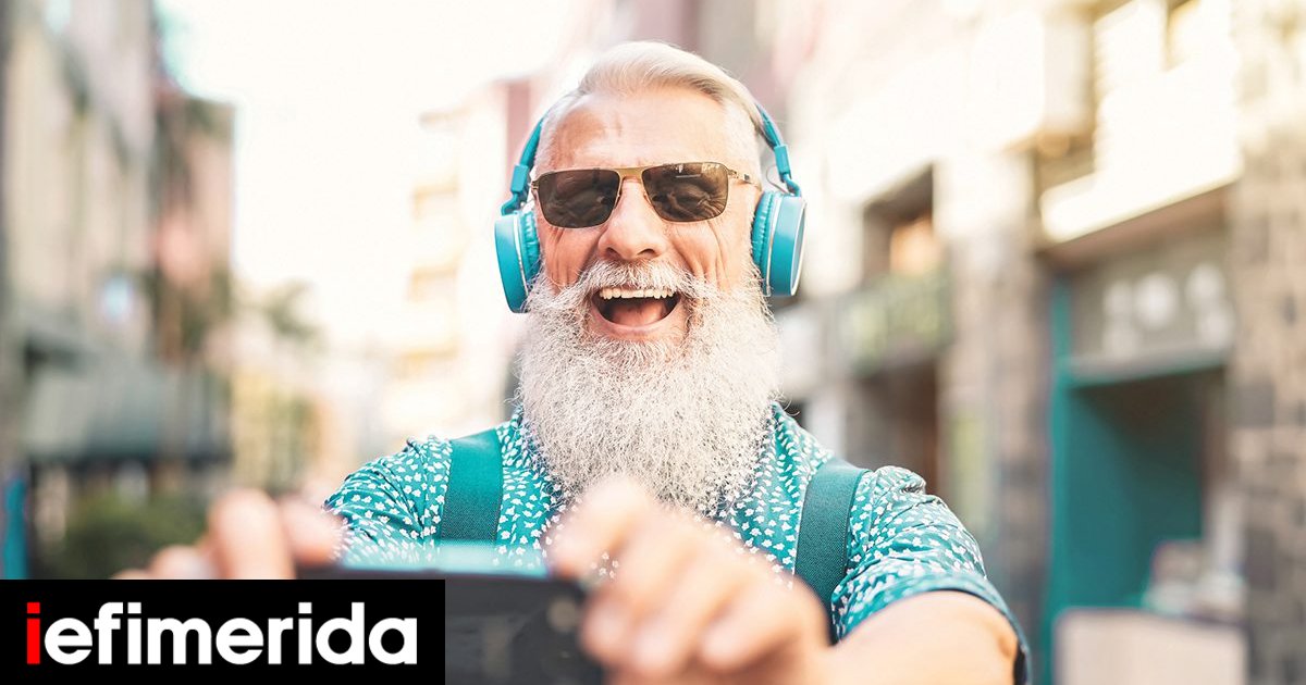 istock-senior-male-influencer-granfluencer-selfie.jpg