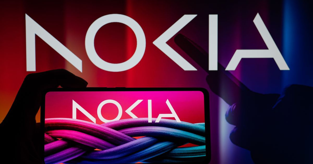 nokia-smartphone-back.jpg