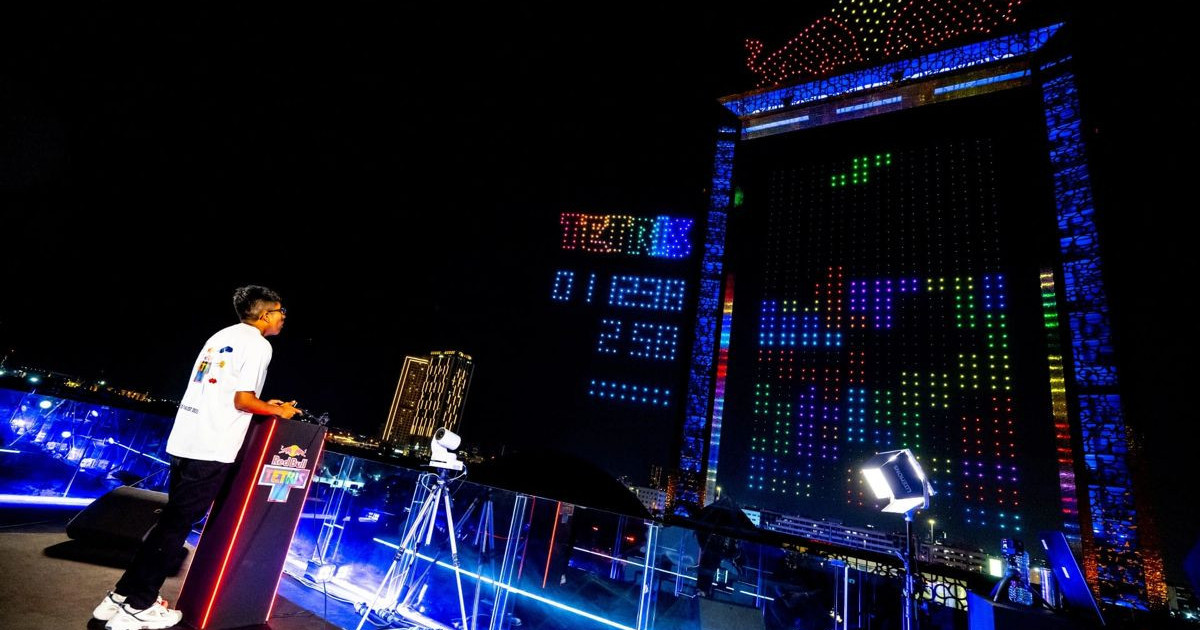 tetris-drones-dubai-fram.jpg