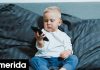 Ο υπερβολικός χρόνος μπροστά σε οθόνες επηρεάζει αρνητικά την ομιλία των παιδιών