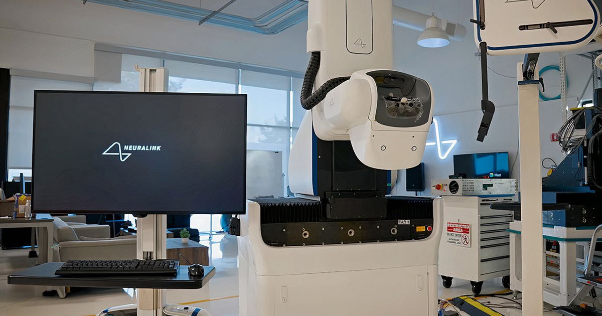 neuralink-robot.jpg