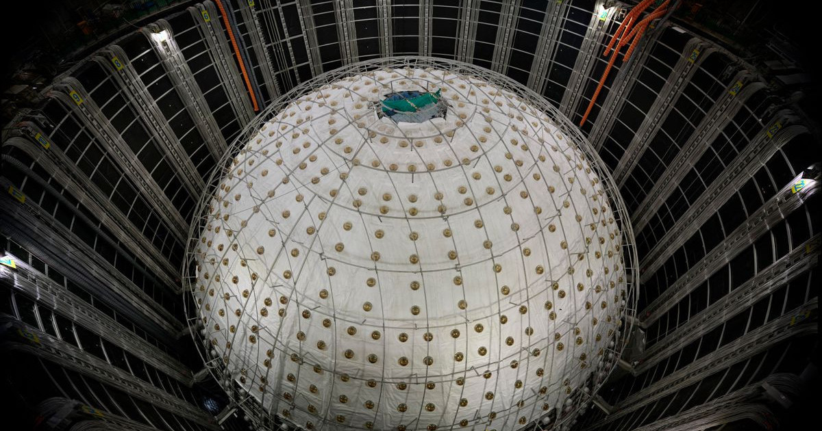 juno-first-measurements-neutrino.jpg