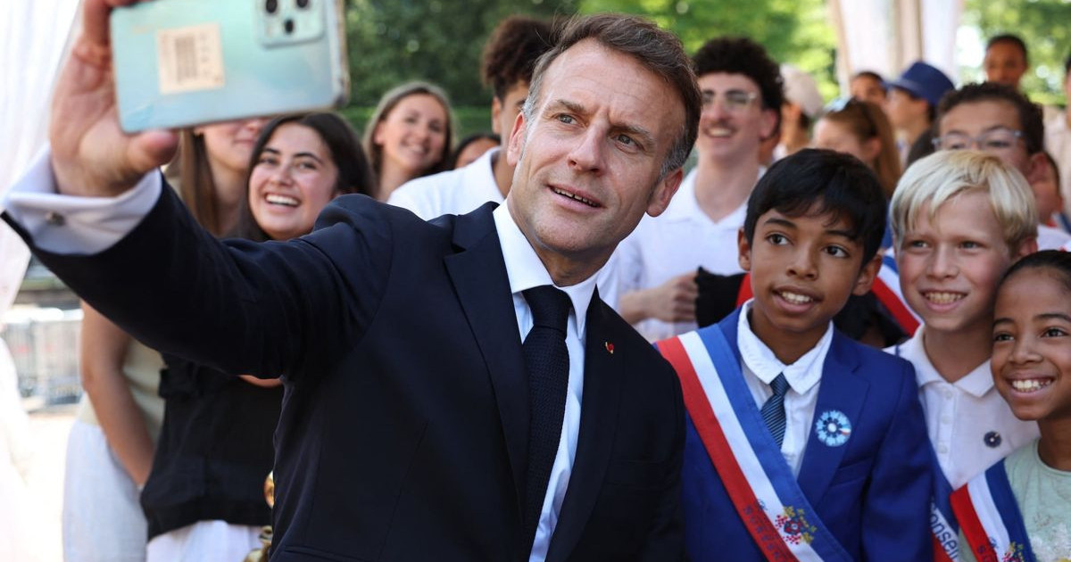 macron-social-media-ban.jpg