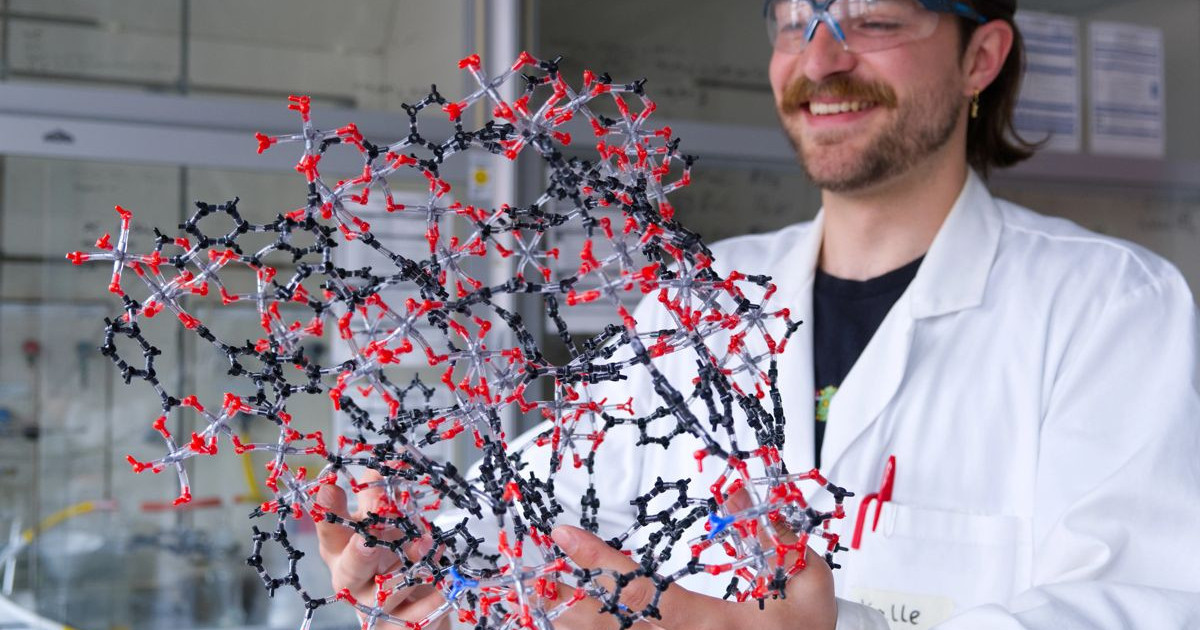 mof-foam-water.jpg