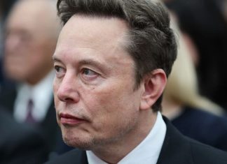 Υποσχέθηκε ότι θα δωρίσει 1 μετοχή της SpaceX σε κάθε παιδί στις ΗΠΑ μέσα στο 2027