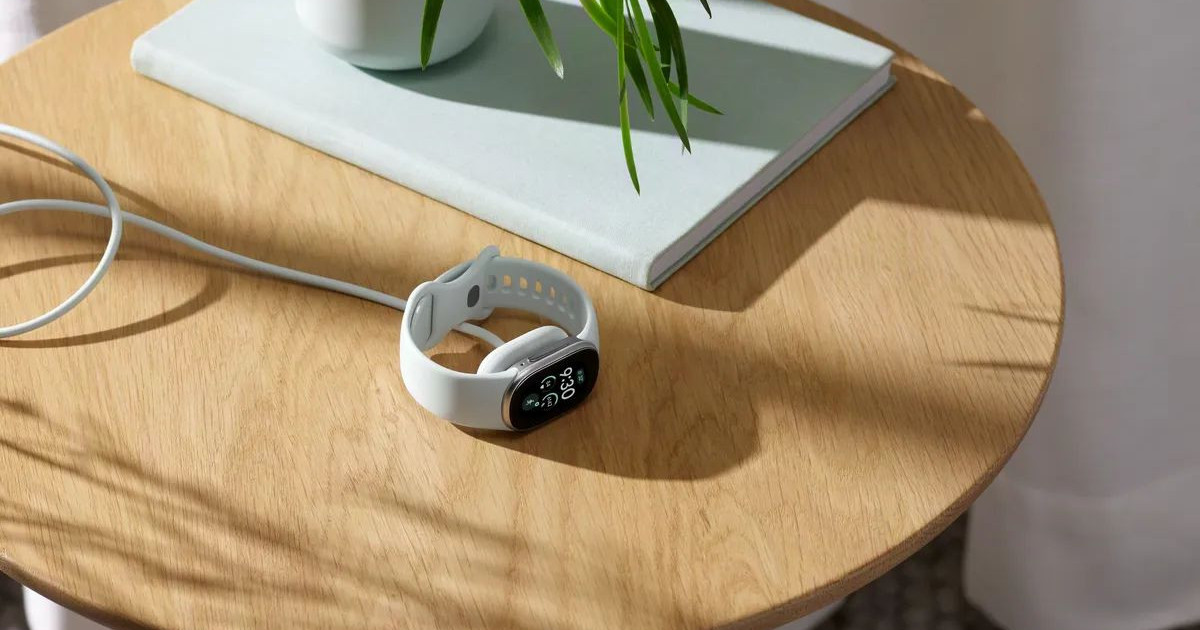 google-fitbit-edge.jpg